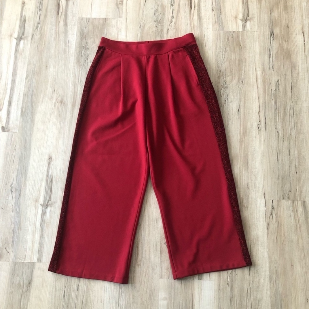 Chic Red Wide-Leg Pants - Picture 4 of 11